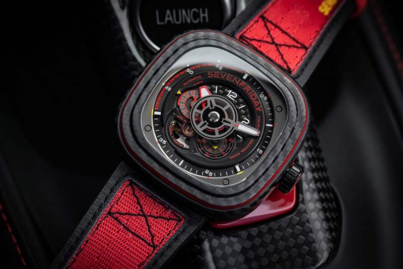七個(gè)星期五SevenFriday P3C/04碳紅色引擎設(shè)計(jì)-復(fù)刻表