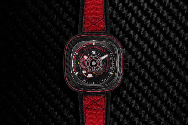 七個(gè)星期五SevenFriday P3C/04碳紅色引擎設(shè)計(jì)-復(fù)刻表