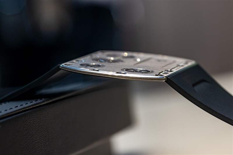 親身體驗佩戴世界上最薄的手表 Richard Mille RM UP-01 的感覺-復(fù)刻表