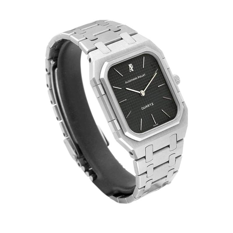 從Royal Oak 6005的例子中突顯市場(chǎng)對(duì)於經(jīng)典設(shè)計(jì)和機(jī)械機(jī)芯的接受度還是高很多，因此6005後來(lái)也就沒(méi)沒(méi)走入歷史洪流中。（Source：sothebys）