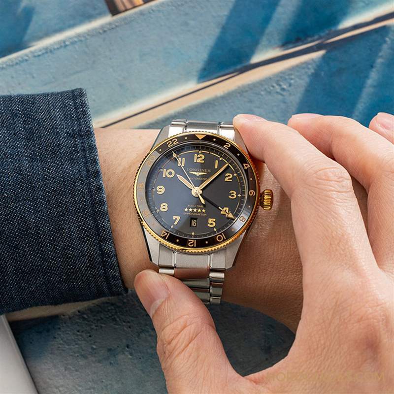 LONGINES - 為此地與彼時，都鍍上Golden Hour：浪琴表Spirit Zulu Time，新增18K黃金細(xì)節(jié)