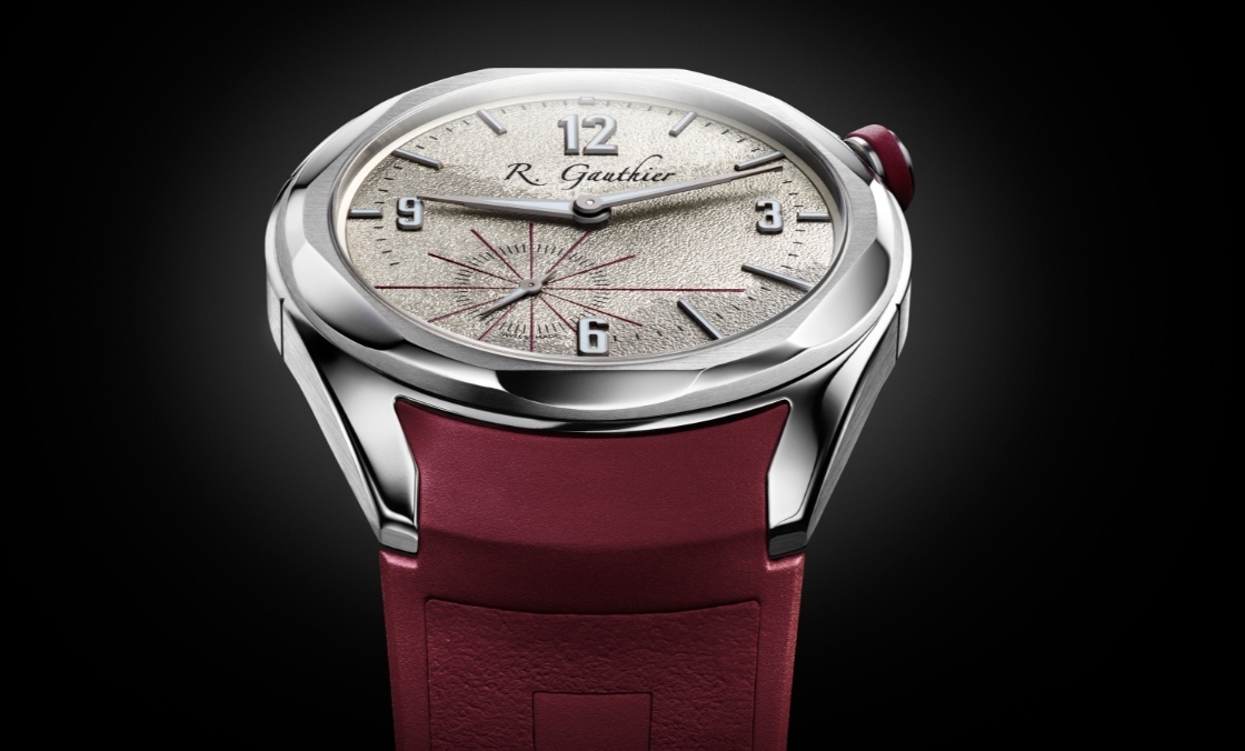 Romain Gauthier C系列推出第五代鈦金屬新作! 獨特的手工鑿刻紋理香檳面-復(fù)刻表