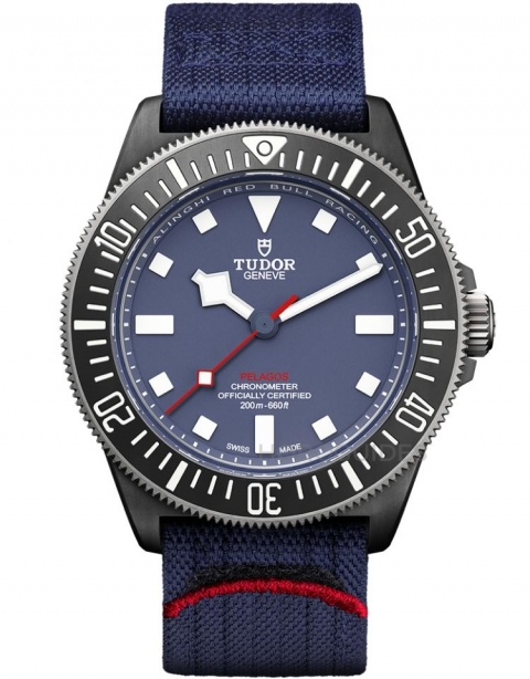 TUDOR Pelagos FXD腕表一次睇|鈦金屬與碳材質(zhì)的嶄新運用-復(fù)刻表